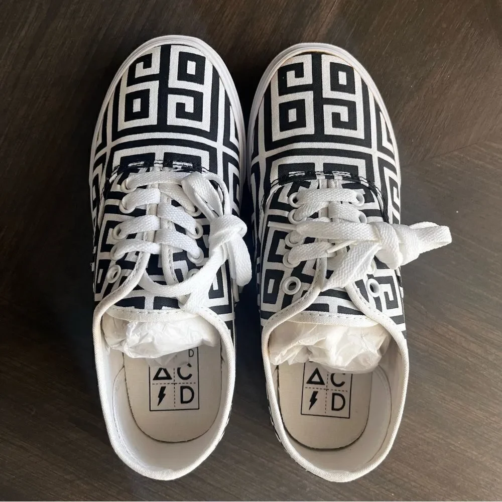 UNIF x BAD ACID Unisex Low 69 Sneakers in Black & White Size 7.5 NEW